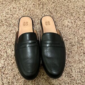 EUC ABEO Natalie Leather Mule, Sz 9